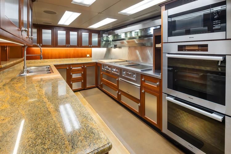 Marlinda Yacht Photos Pics 