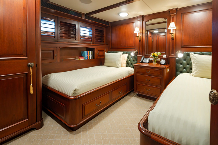 Marlinda Yacht Photos Pics 