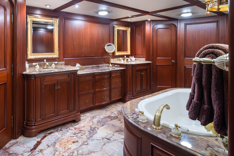 Marlinda Yacht Photos Pics 