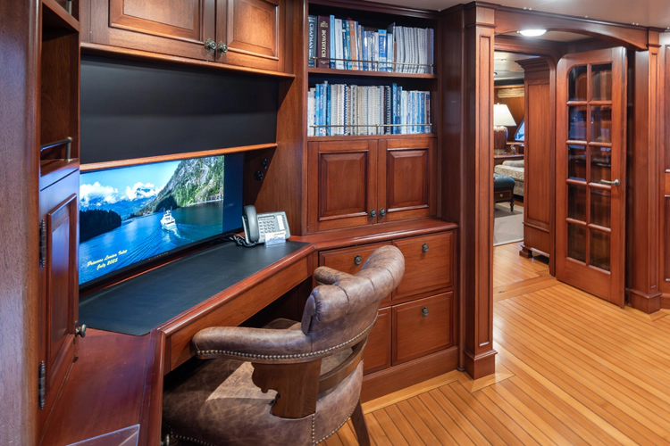 Marlinda Yacht Photos Pics 