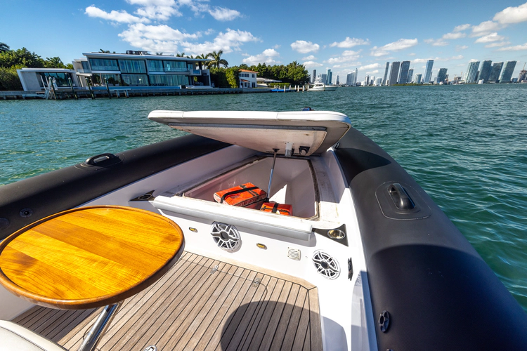 Dopamine III Yacht Photos Pics 