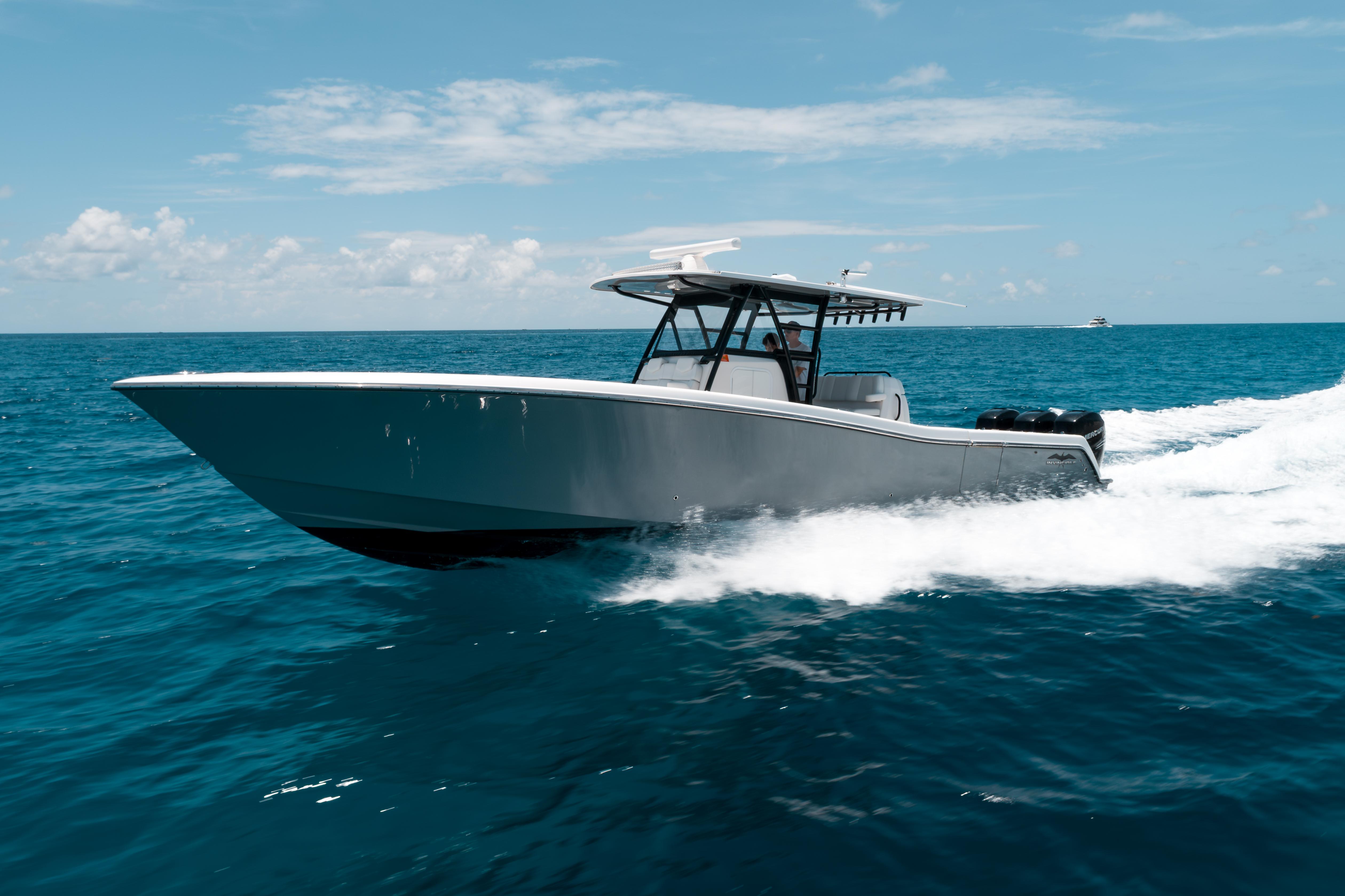 39' Invincible 2020 Open Fisherman