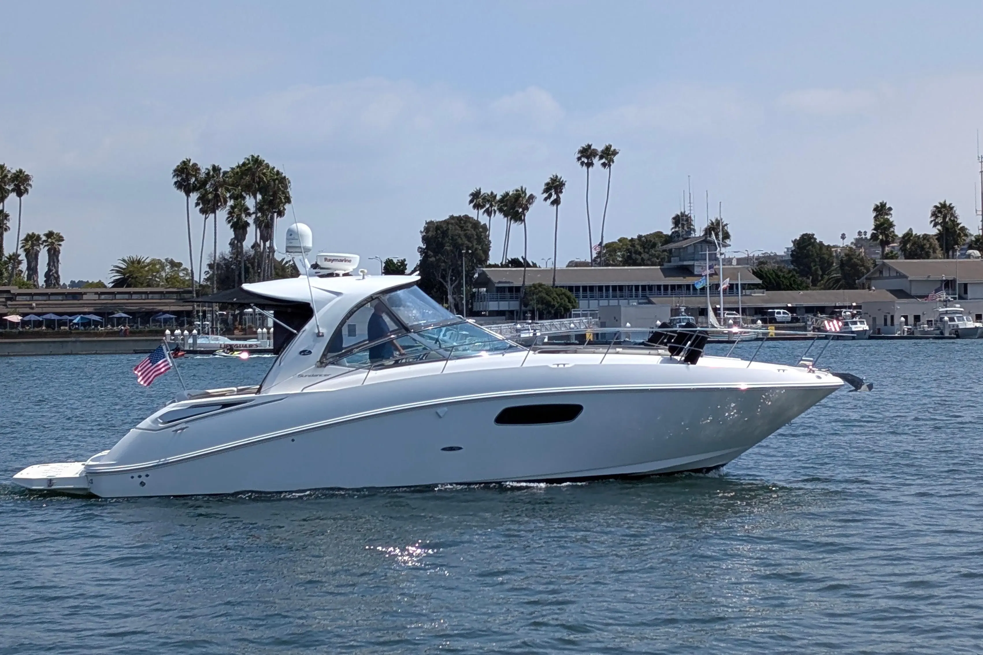 35' Sea Ray 350 Sundancer 2009 – Marina del Rey