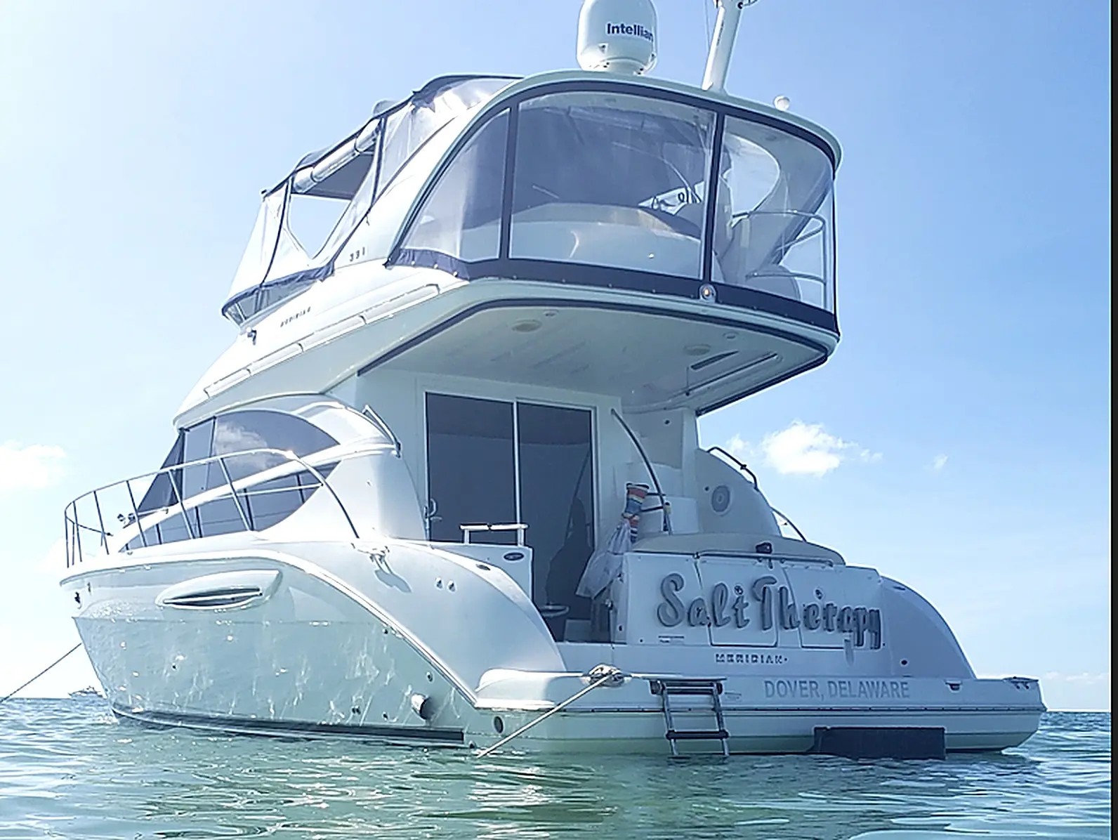 39' Meridian 391 Sedan SALT THERAPY
