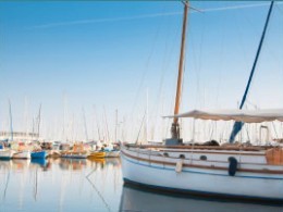Chartering a yacht to Antibes