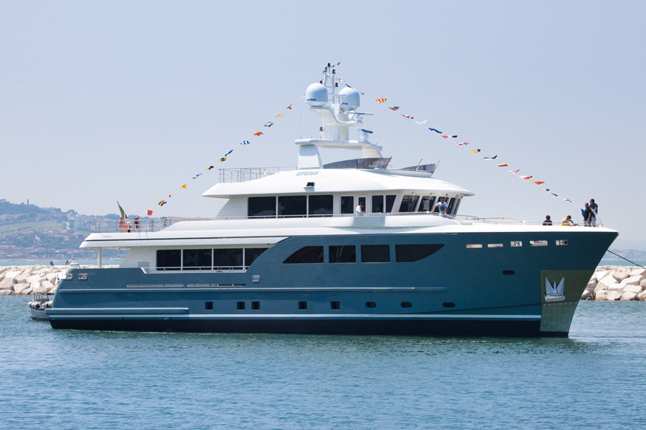 To date, the largest boat built by the Shipyard in Ancona, which goes above the 100 feet. 
