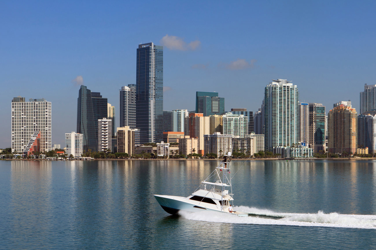 Miami Skyline - yachting