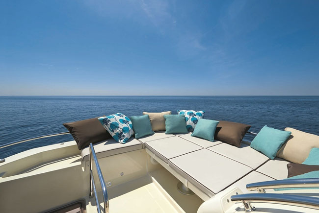 Large Flybridge