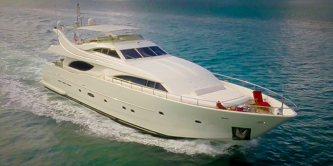 94' Ferretti 2004 yacht