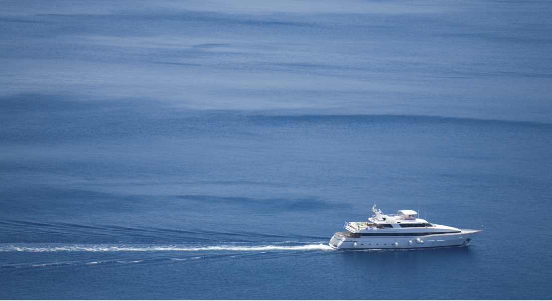 Yacht Cruising Sale Charter