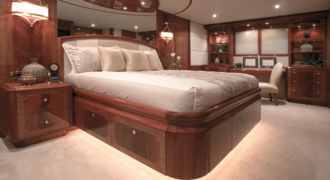 Le Reve charter yacht master cabin