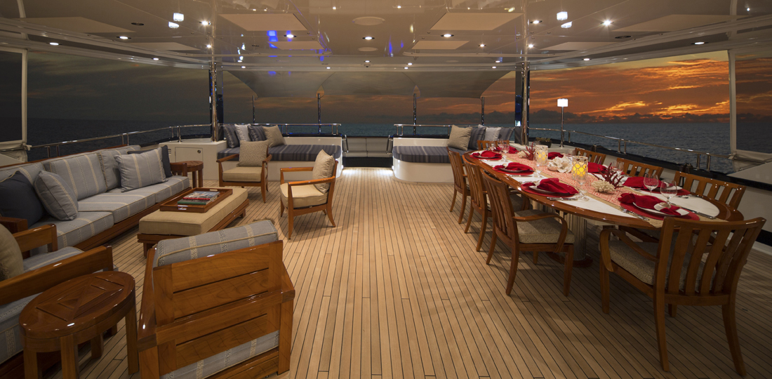 luxury yacht charter vacation