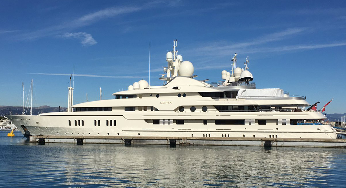 Biggest superyachts luxury megayachts billionaire toys millionaire toys