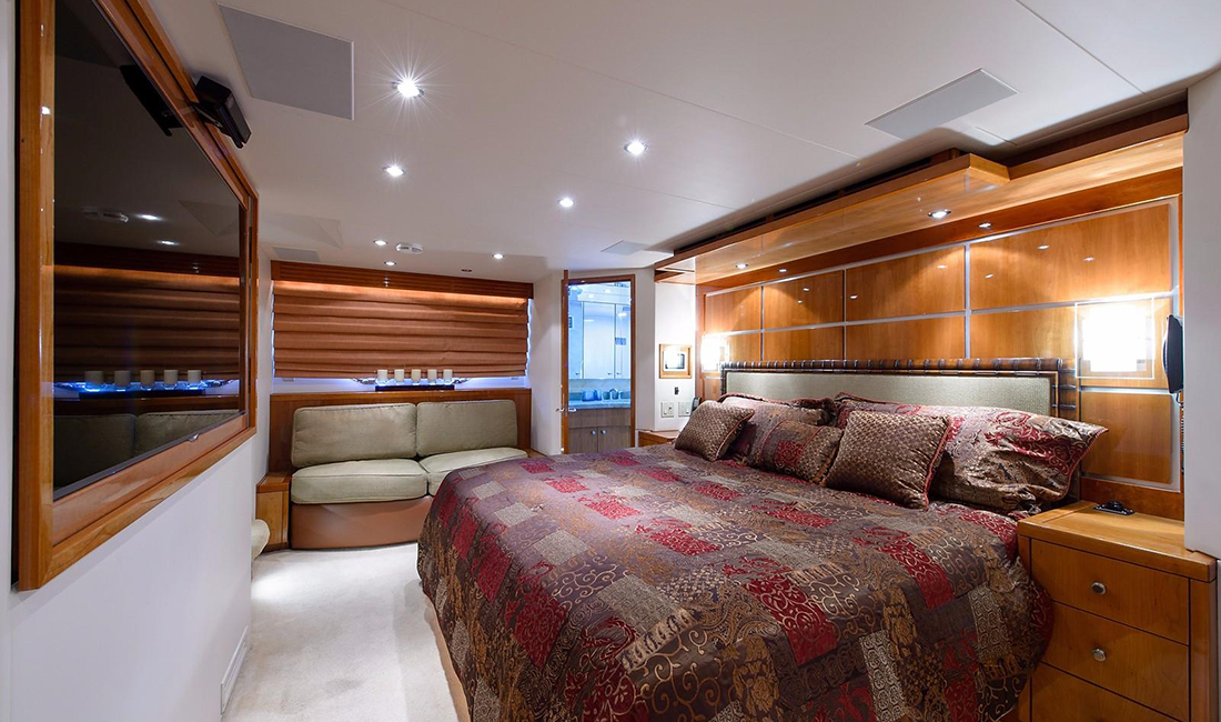 Master Stateroom for Hatteras 77 Convertible