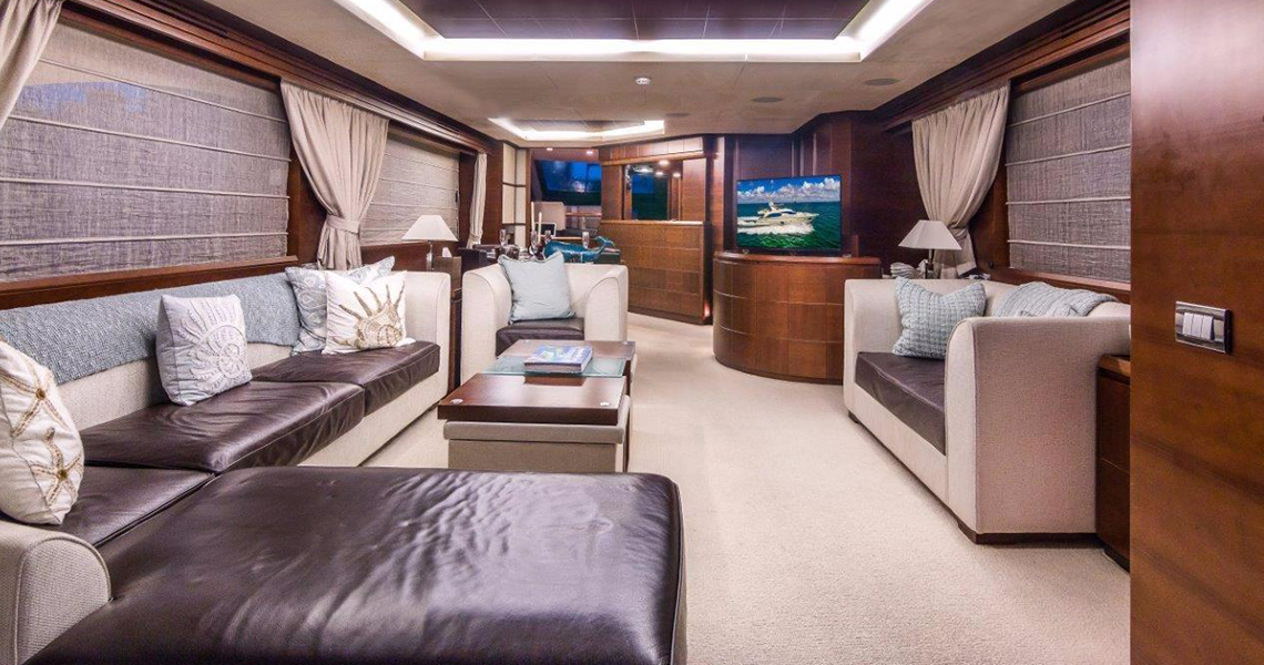 85' Azimut Flybridge 2009 PERSISTENCE Salon