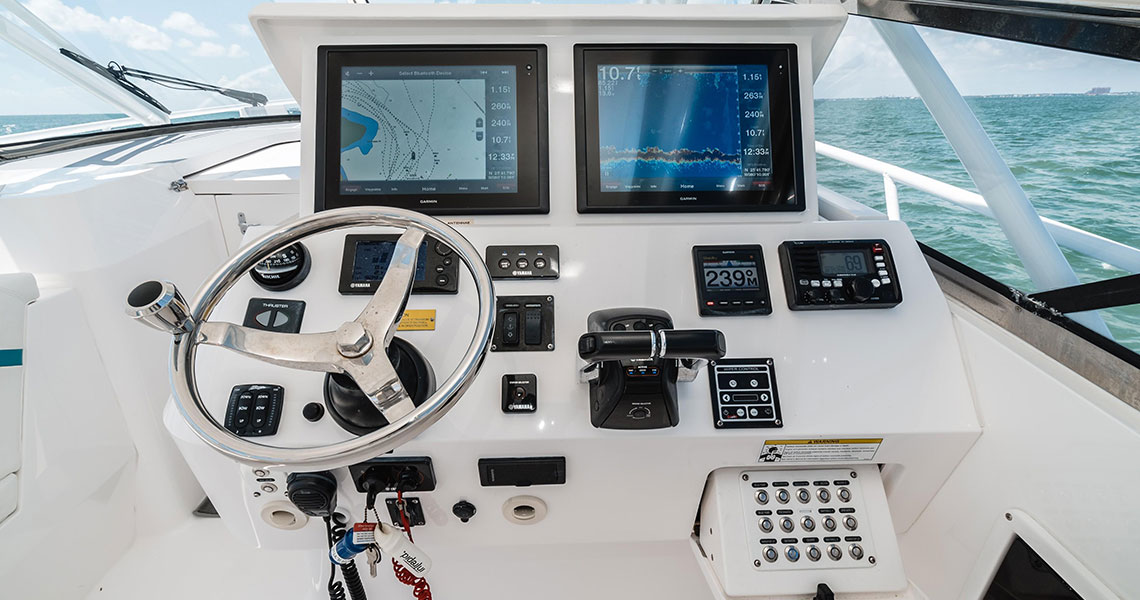 43' Intrepid Sport Yacht 2014 Helm