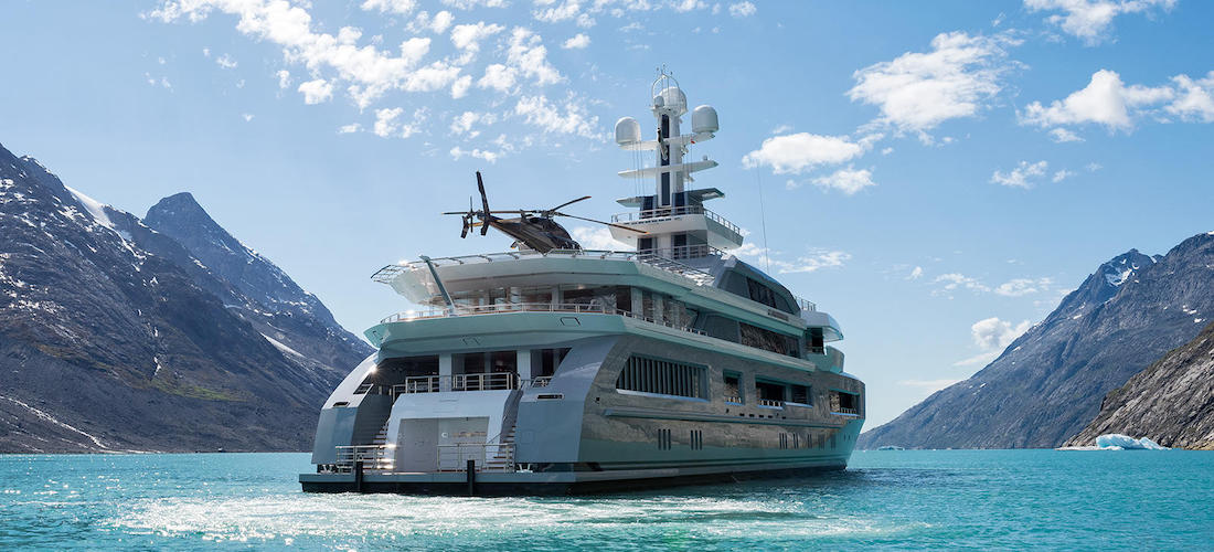 Superyacht Charter CLOUDBREAK