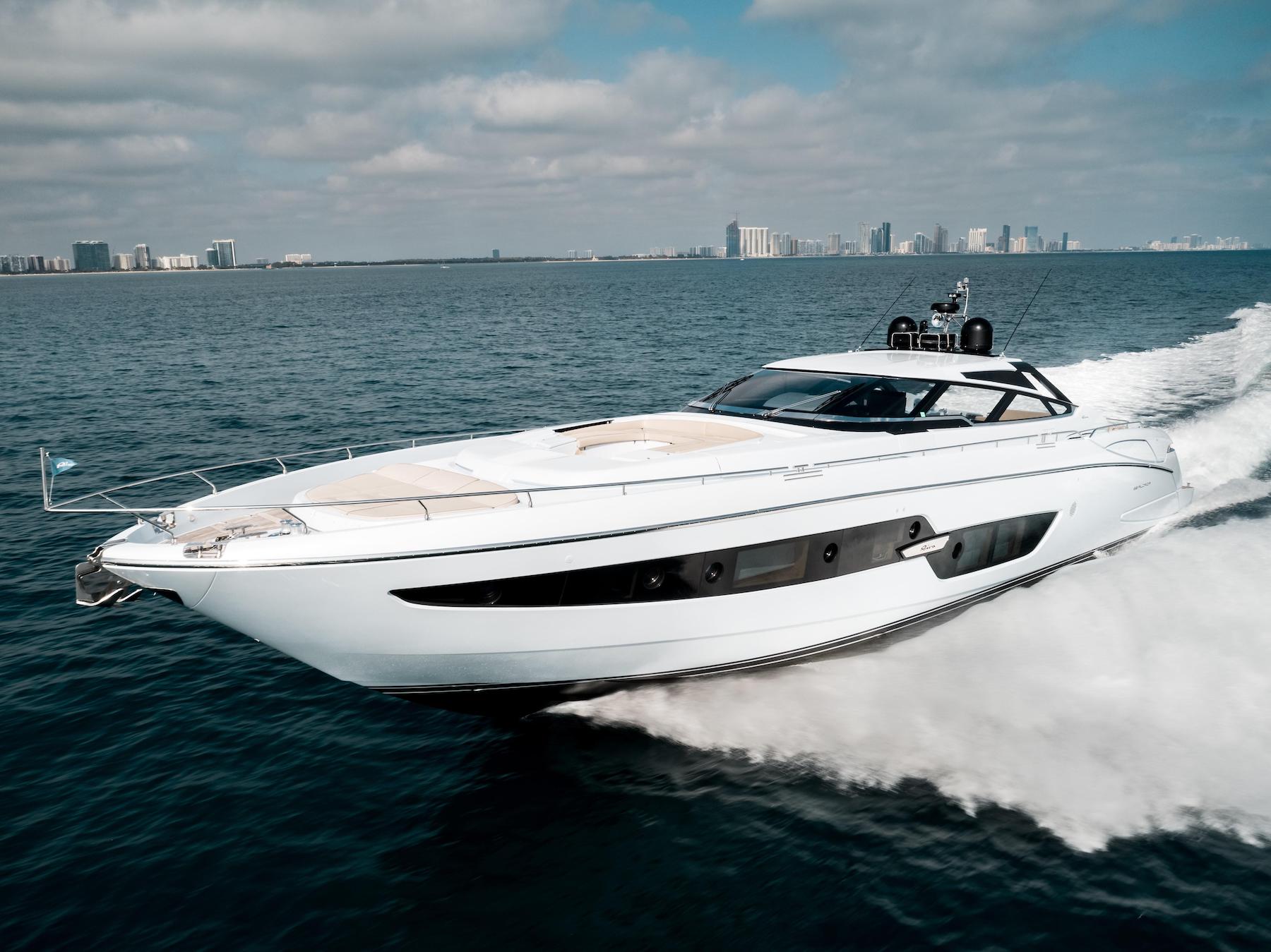 Yacht Walkthrough: 88′ Riva Motoryacht [BEL SOGNO]