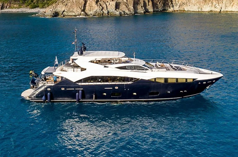 115' EVEREAST yacht for charter