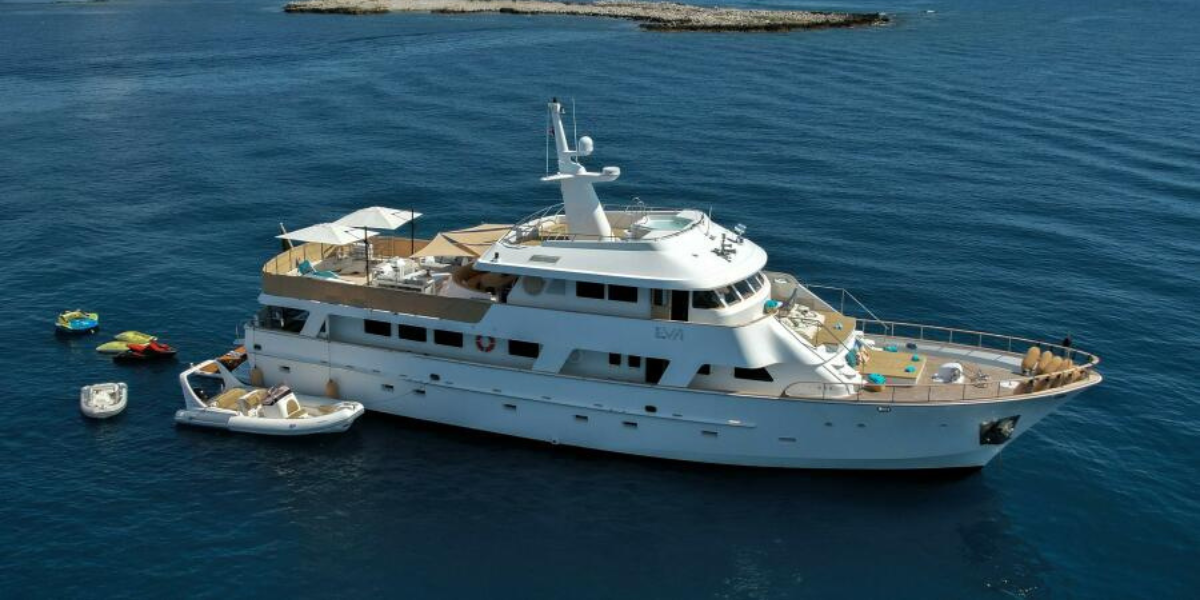 33m Cheoy Lee motor yacht Eva for sale [In the News]