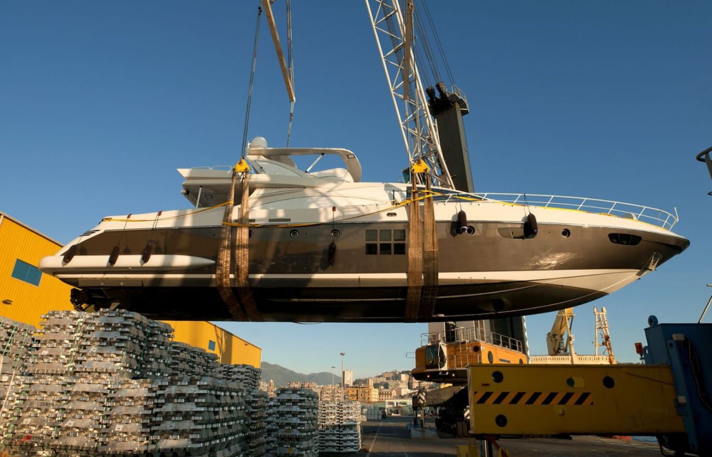 how do yacht transport work