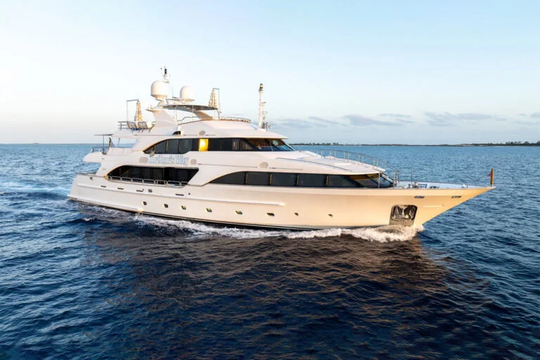 121' ARTHUR'S WAY yacht for charter