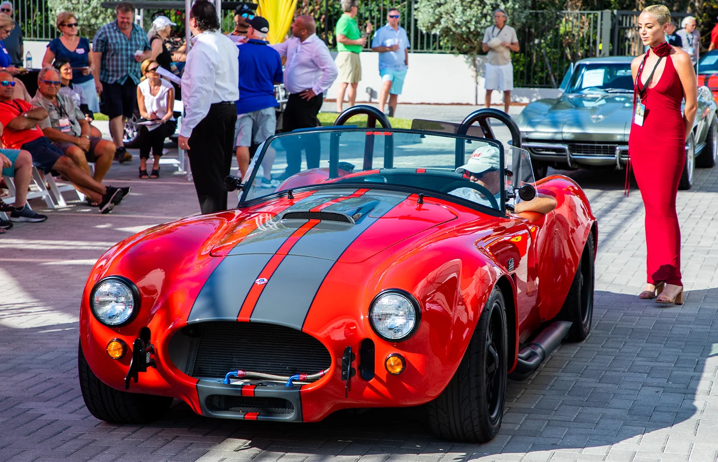 Cars on 5th Avenue in Naples, FL | 5th Avenue South, image size:1400x900
