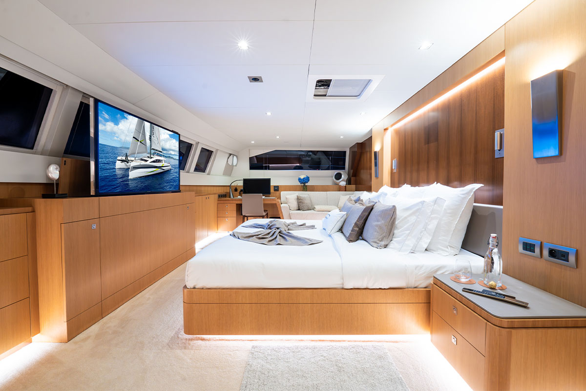 Full Beam Master Stateroom