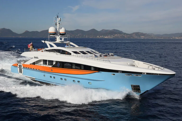 122' AURELIA yacht for charter