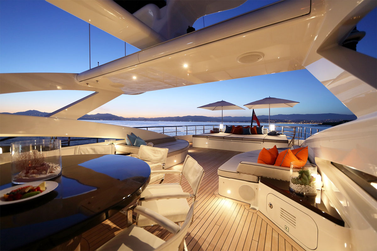 SPACIOUS EXTERIOR