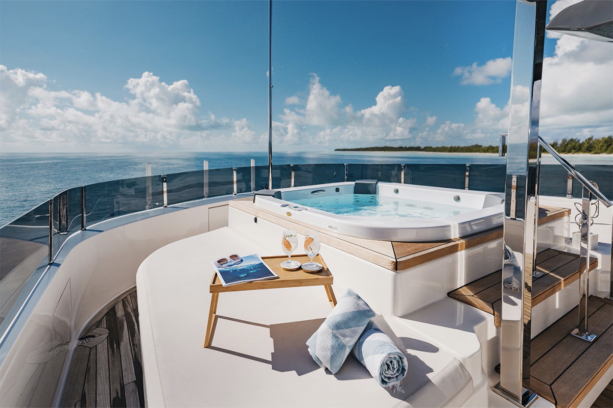 Sundeck Jacuzzi