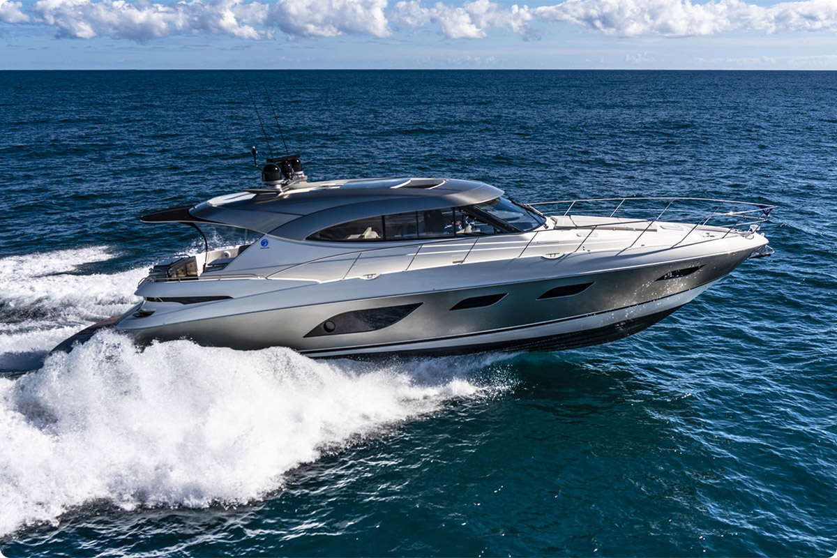 Riviera 6000 Sport Yacht