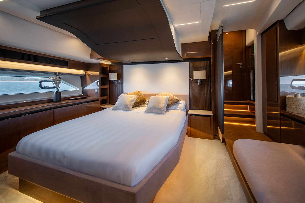 GREAT LAYOUT WITH 4 CABINS