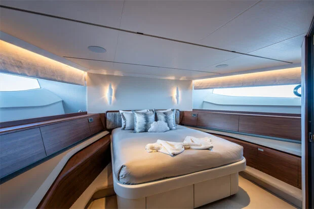 Luxury Yacht Charter: R&R | 96' Princess 2024 - photo 11