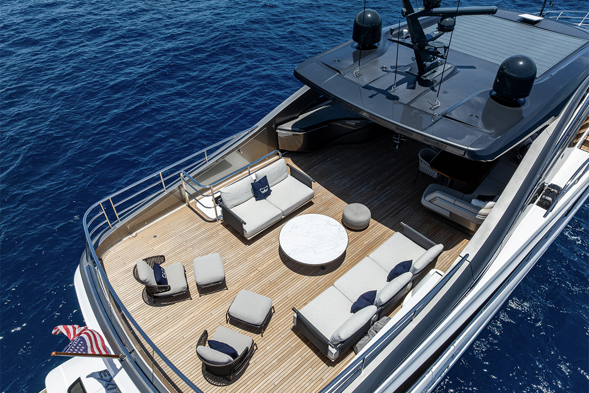 Spacious Flybridge