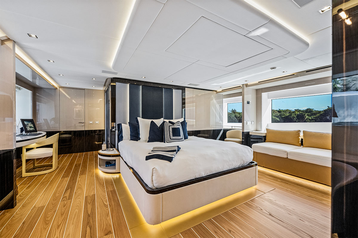 Full Beam Master Stateroom
