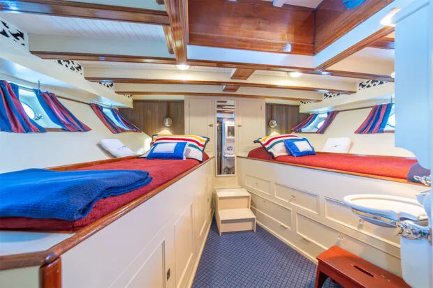 Luxury Yacht Charter: BLUE PETER | 96' Classic Fan-Tail - photo 12