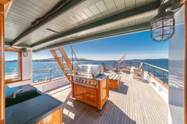 Luxury Yacht Charter: BLUE PETER | 96' Classic Fan-Tail - photo 13