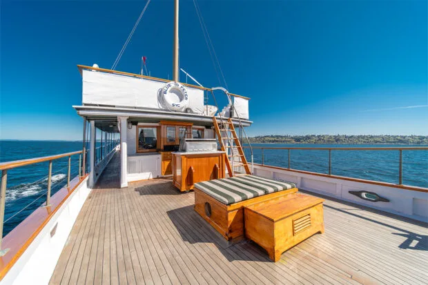 Luxury Yacht Charter: BLUE PETER | 96' Classic Fan-Tail - photo 15